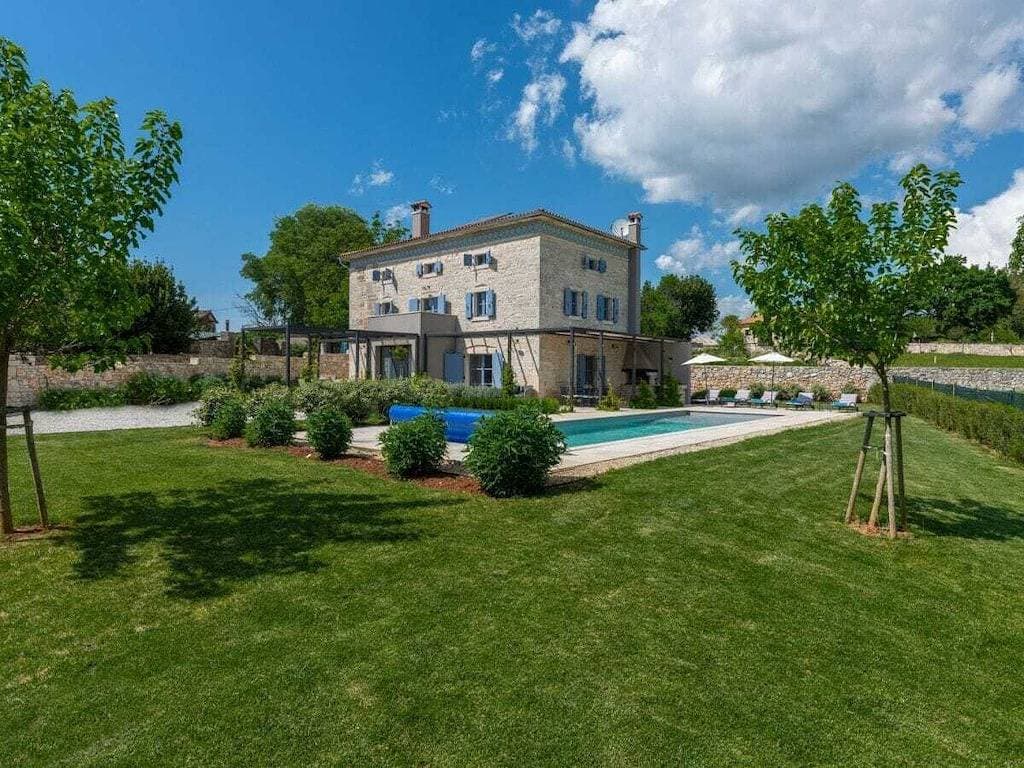 Foto 12 von 37: Villa in Brečevići mit Schwimmbecken