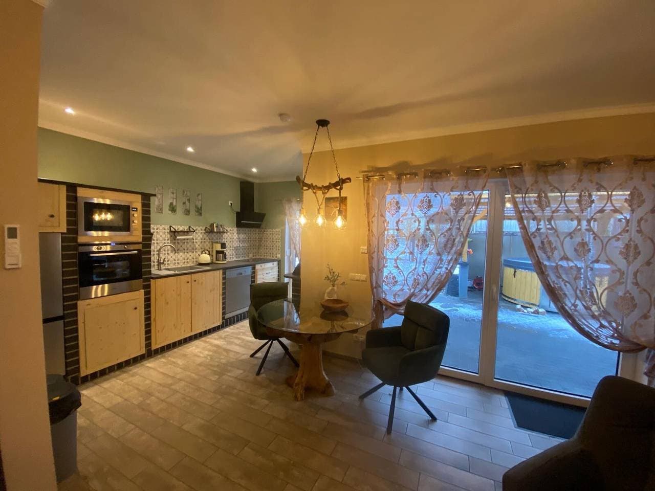 Foto 5 von 43: Ferienhaus 'Zur Schwalbe' mit Privatterrasse, Whirlpool und privatem Garten