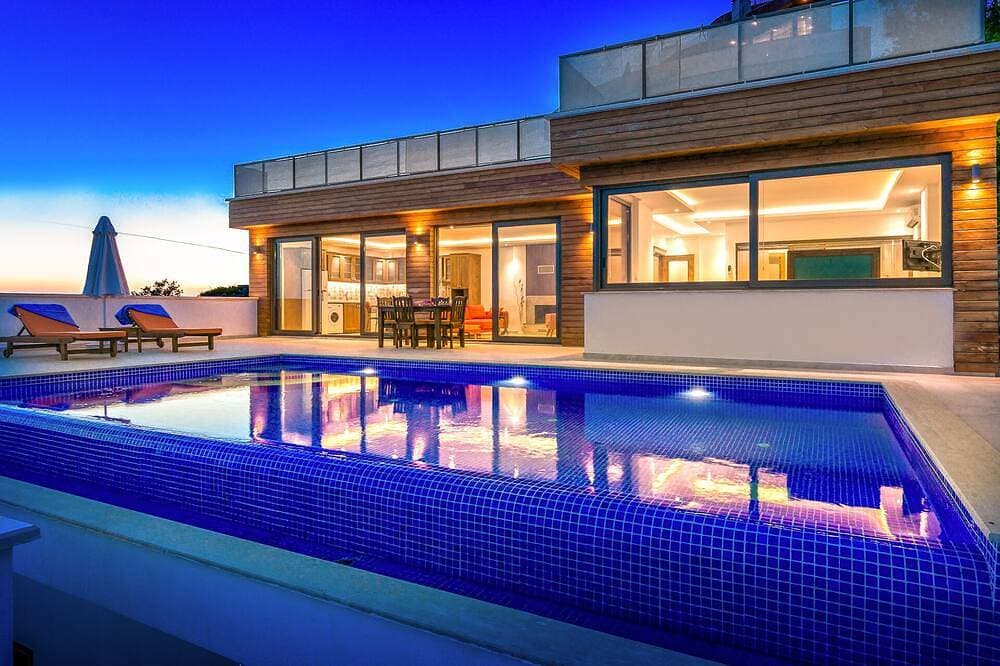 Secluded Sea‑View Romantic Escape • En‑Suite • Jacuzzi • Private Pool 1