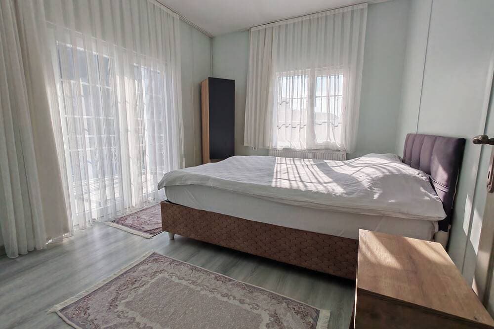 Foto 2 von 22: Şilede doğa içinde denize yakın kapalı ısıtmalı havuzlu şömineli barbekülü villa