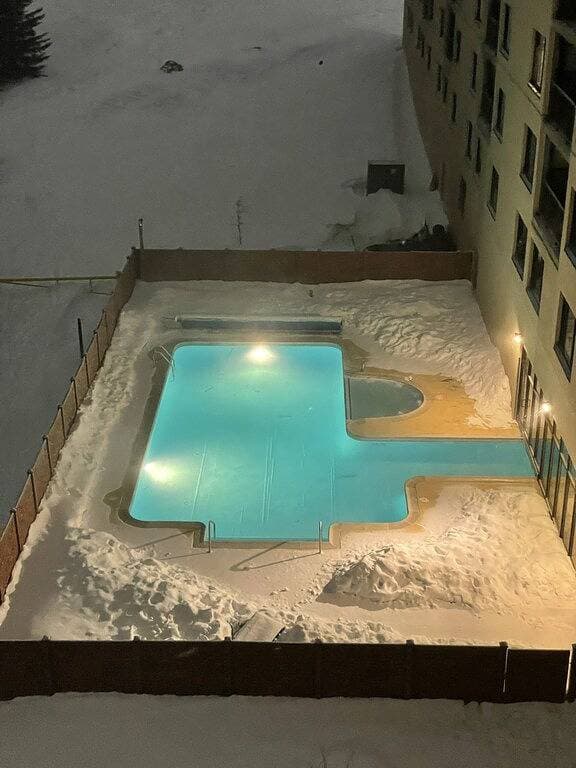 Modern Condo Ski In/Ski Out with Night Skiing - 2 Beds/Full Bath, Full Kitchen 1