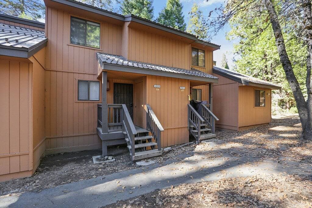 Shaver Escape! Mountain Loft Condo 1