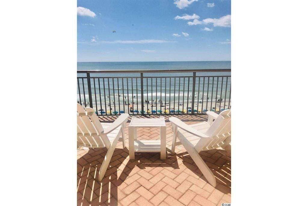 Foto 6 von 47: No Cleaning Fee! Studio, Oceanfront View, King Bed, Wow ratings!