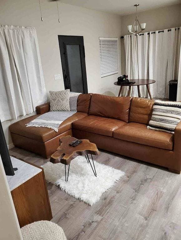 Foto 8 von 13: Lake View Oasis Tiny Home 1 bed/1Bath