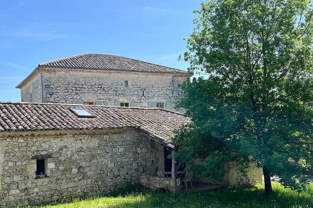 Foto 11 von 22: Gemütliches, ruhiges Steinhaus mit Pool und privatem Garten