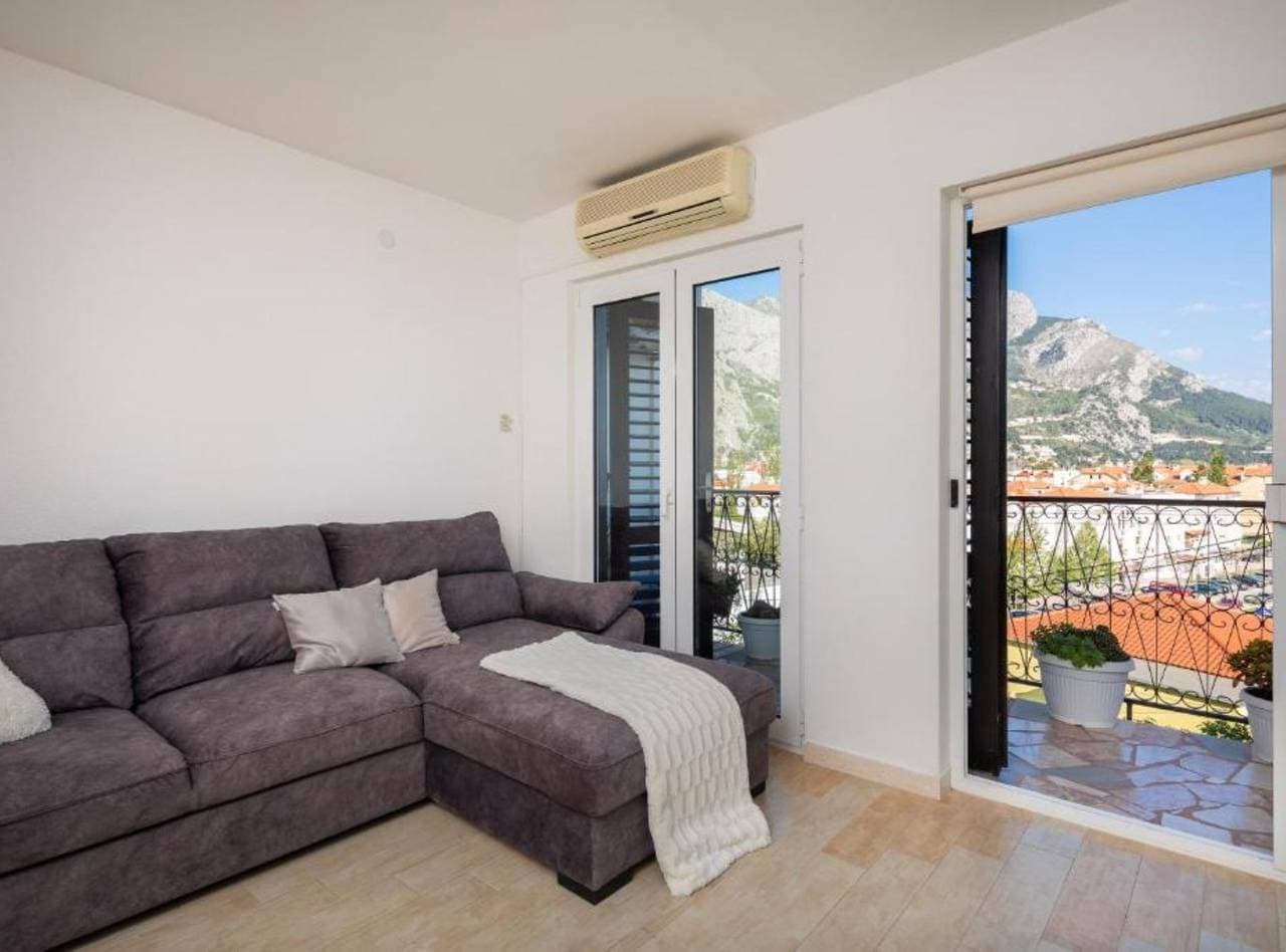 Foto 2 von 37: Apartment Adriatic Pearl - One Bedroom Apartment with Balcony and Sea View