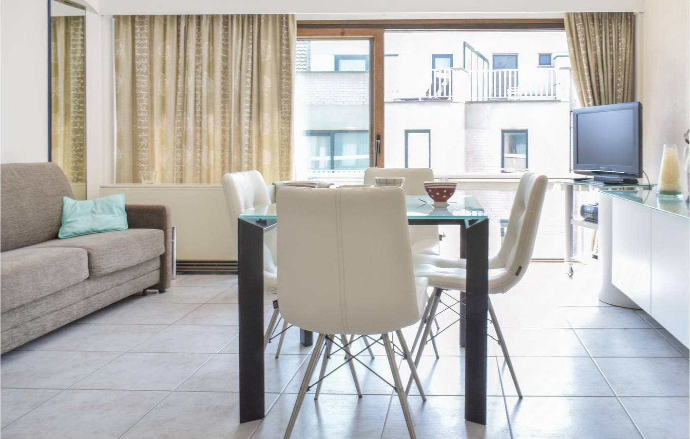 Foto 3 von 17: Ferienwohnung für 4 Personen mit Terrasse