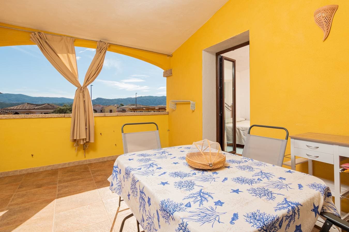 Foto 5 von 26: Ferienhaus 'Seahouserent' mit großer Meerblick-Terrasse, Garten und WLAN
