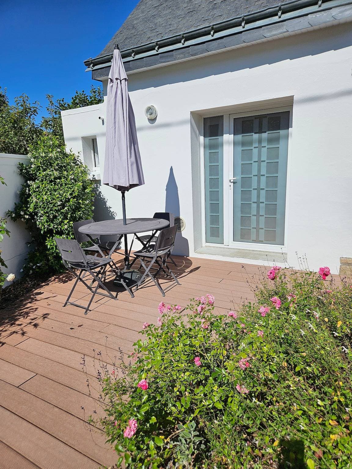 Foto 2 von 27: Gästezimmer 'La Trinité-sur-mer' mit privater Terrasse, Gemeinschaftsgarten und WLAN