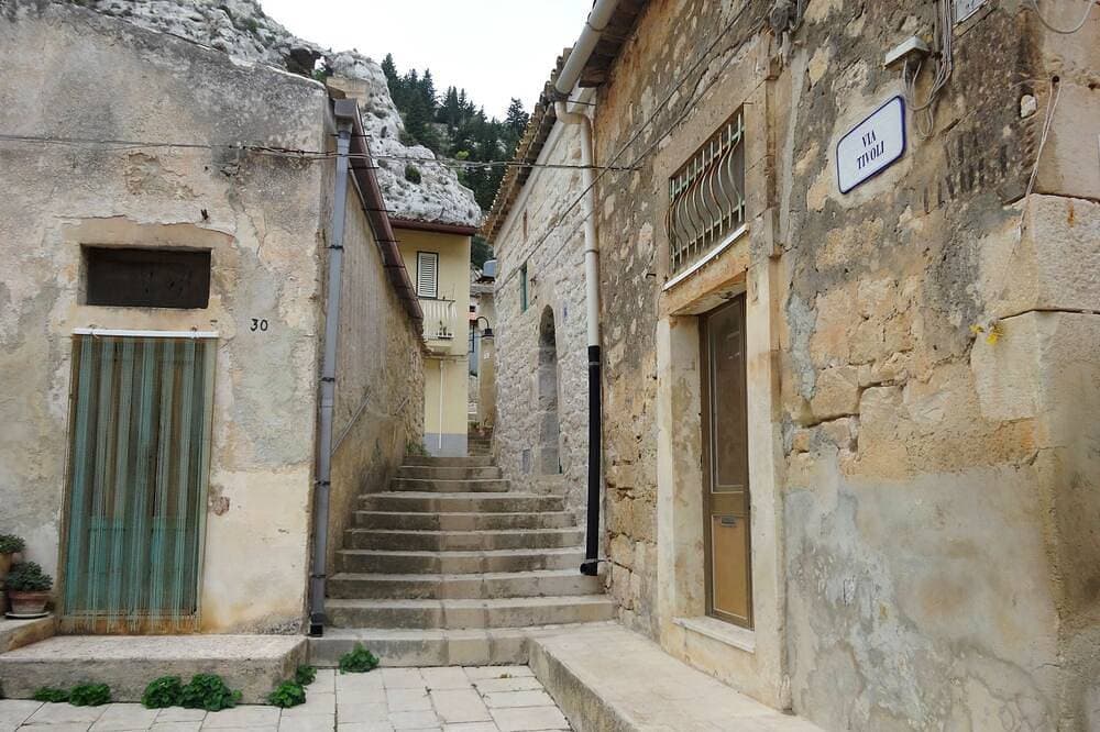 Foto 11 von 29: Romantisches renoviertes Haus mit Steinmauern und Dachterasse. Freie WLAN