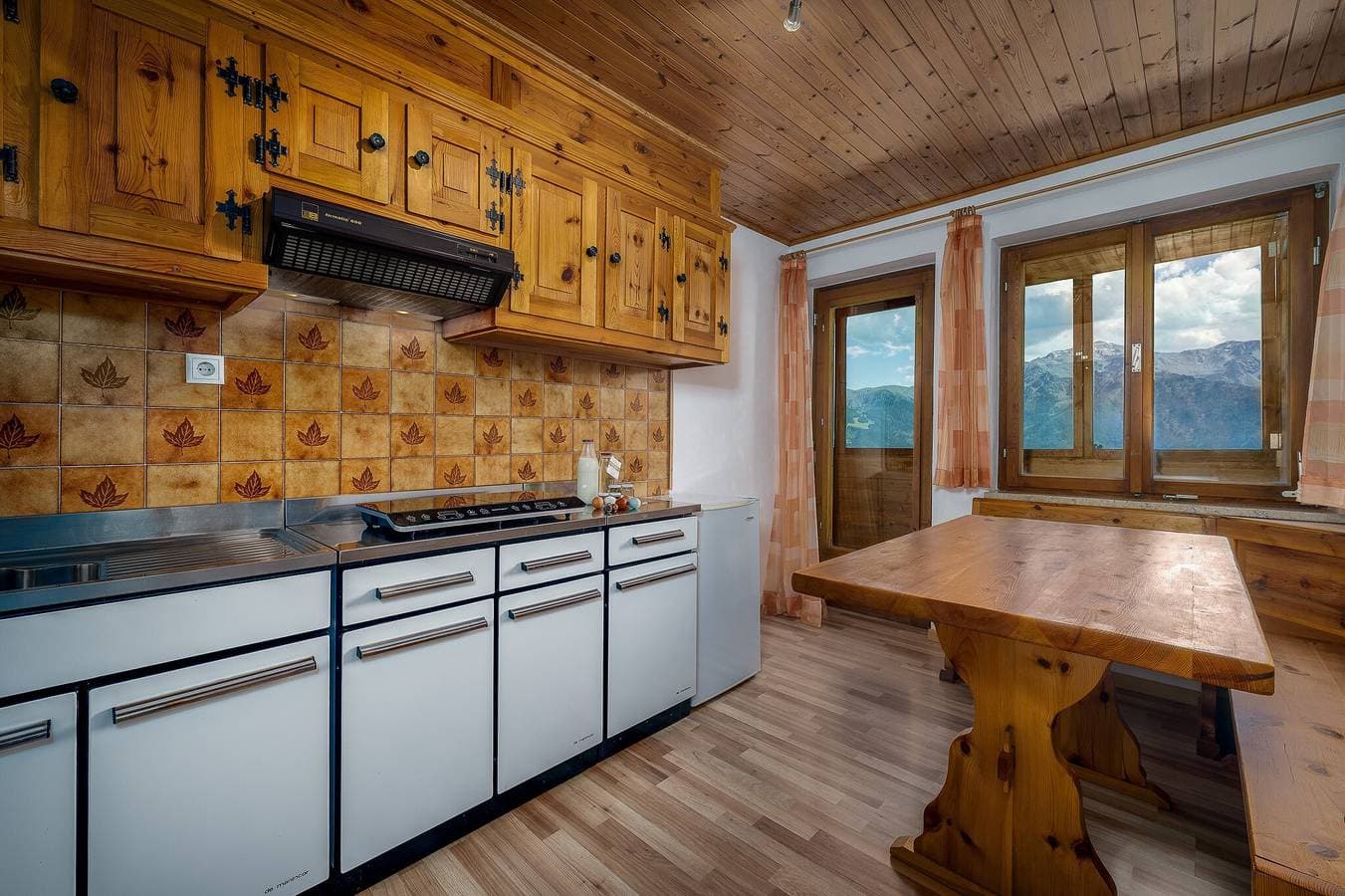 Foto 2 von 23: Ferienwohnung 'Oberköbenhof Wohnung Berg' mit Bergblick, Gemeinschaftsterrasse und WLAN