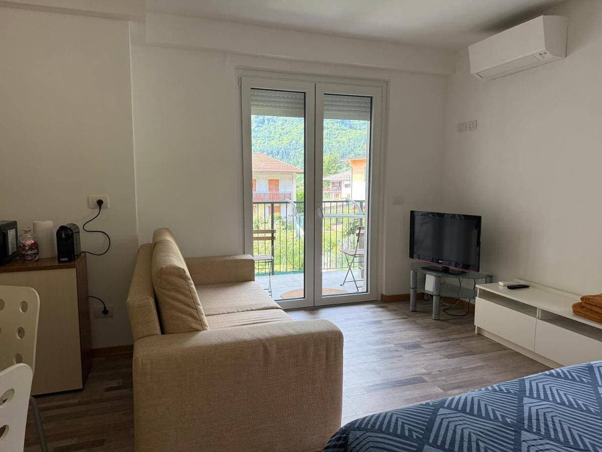 Studio apartment near the lake 1