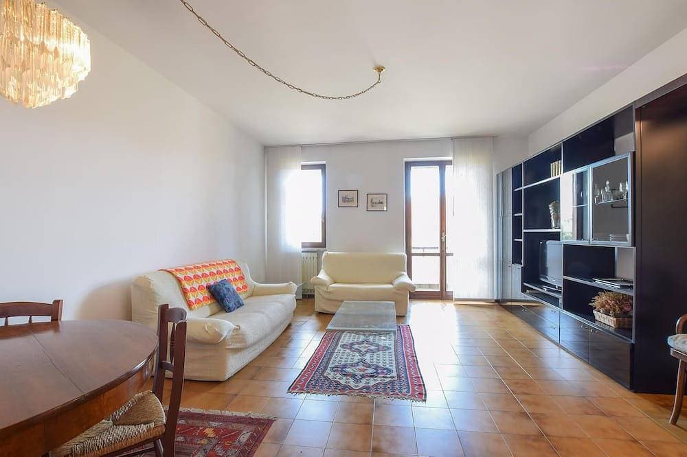 Foto 8 von 16: 2 bedroom beautiful home in Cisano di Bardolino