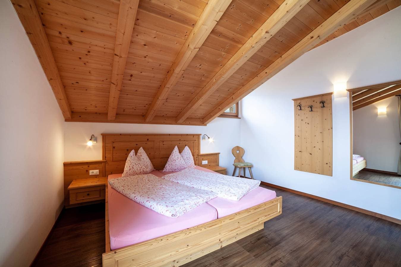 Foto 13 von 23: Gemütliche Ferienwohnung 'Gassbauerhof Ober' mit Balkon, Blick auf die Berge und WLAN