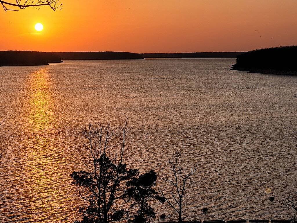 Foto 4 von 31: Mark Twain lake getaway at Blue Lagoon!
