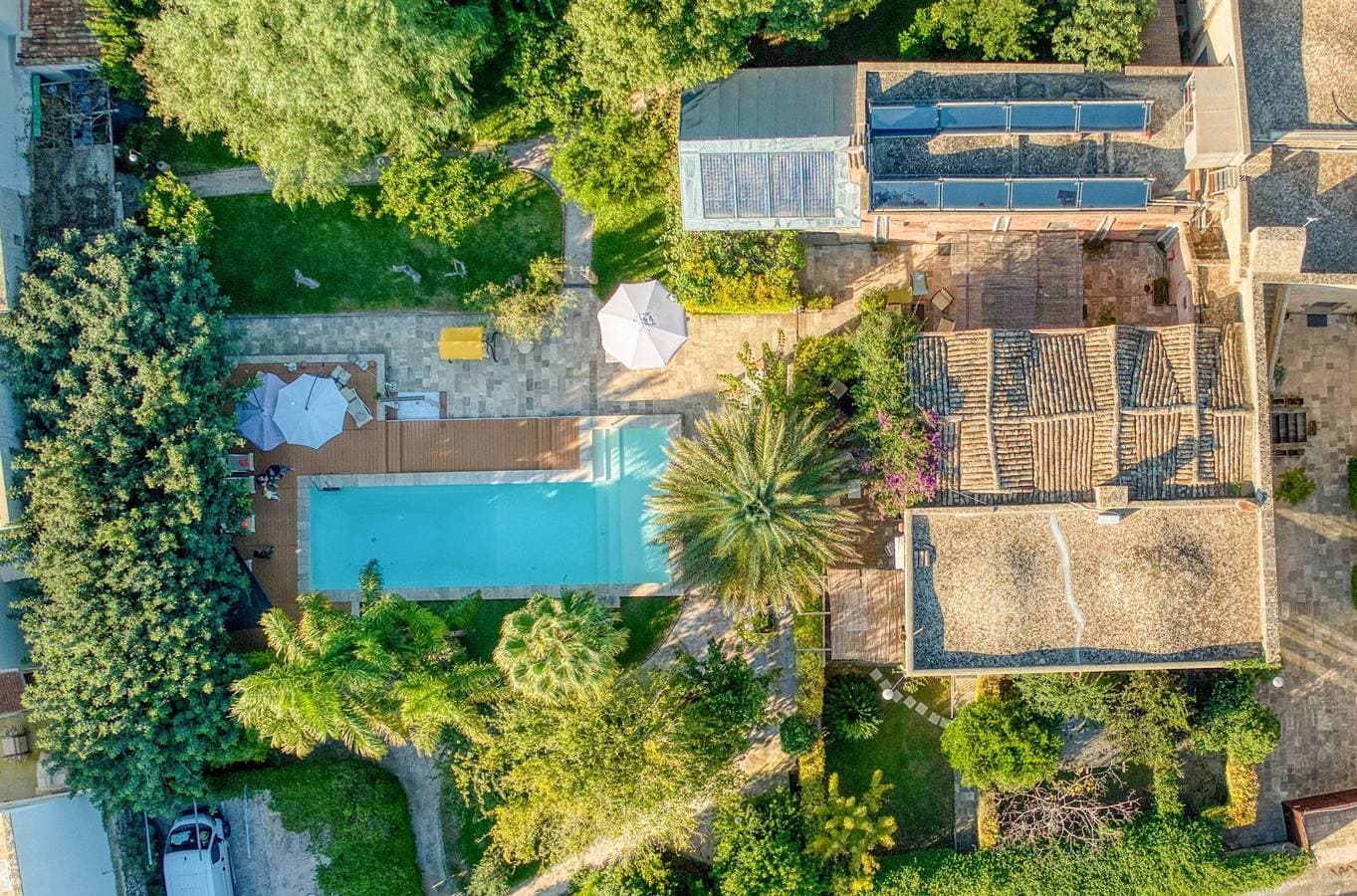Pool-Haus im Park, 7km von den Sandstränden (C) 1