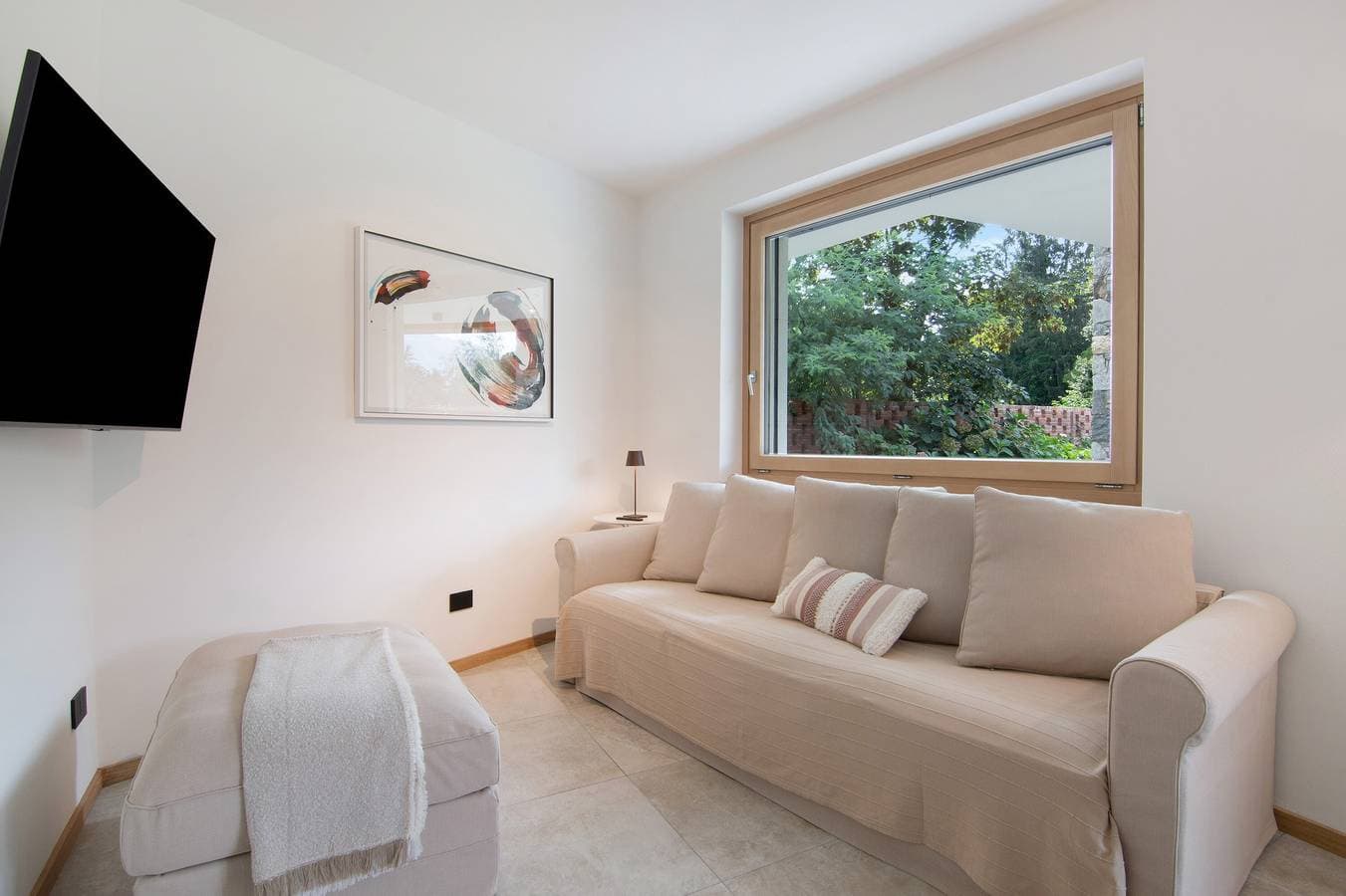 Foto 6 von 35: Ferienwohnung 'La Villa del Lago in Giardino' mit Meerblick, WLAN und Klimaanlage