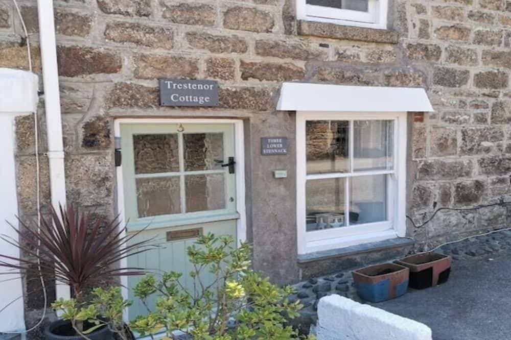 Trestenor Cottage St Ives town. Cosy Cottage. 1