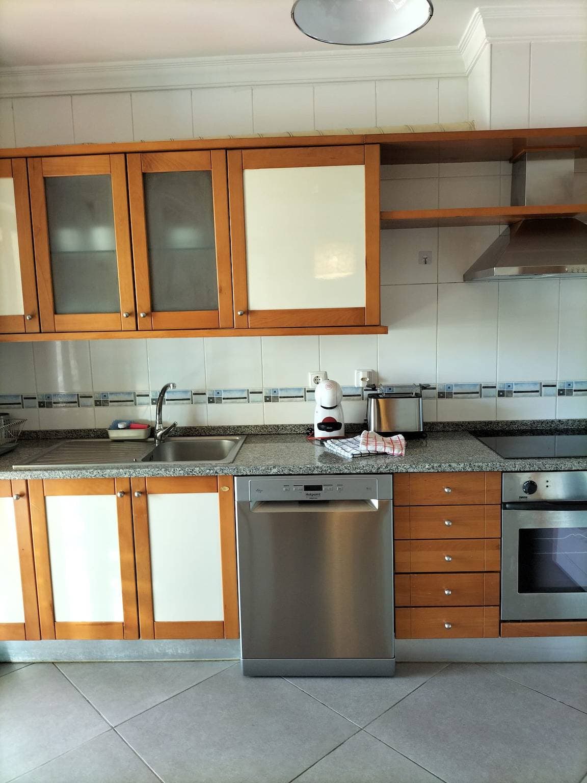 Foto 10 von 32: T2 Vila Bairos A/C Piscina e Garagem Vilamoura