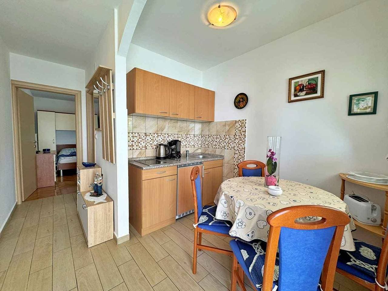 Foto 7 von 27: Ferienwohnung mit Klimaanlage und Balkon
