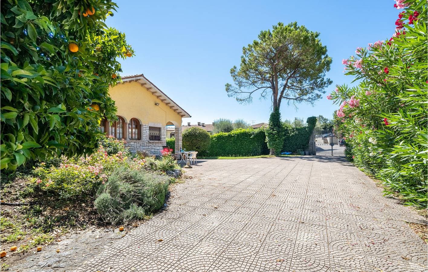 Foto 3 von 28: Wohnung am Meer: 160m² | Park, Küche, WiFi | Gargnano