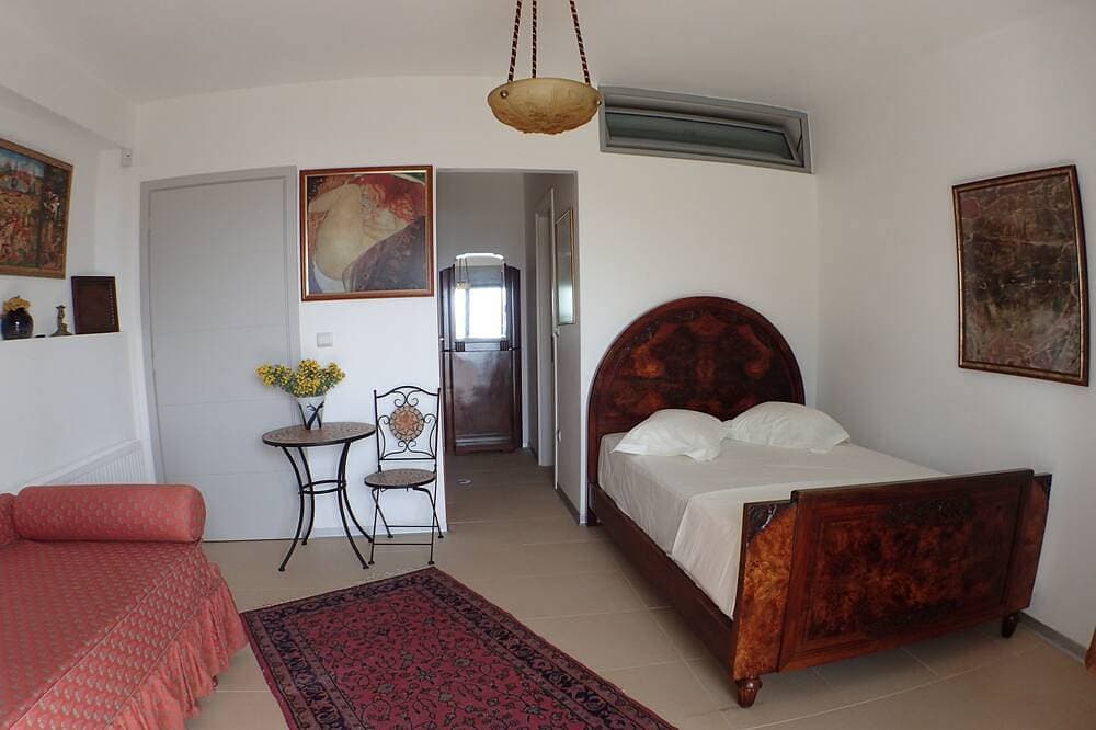 Foto 6 von 28: Spacious - Luxurious Art Villa Meerblick Mit Pool Und Herrlichem Sonnenuntergang!