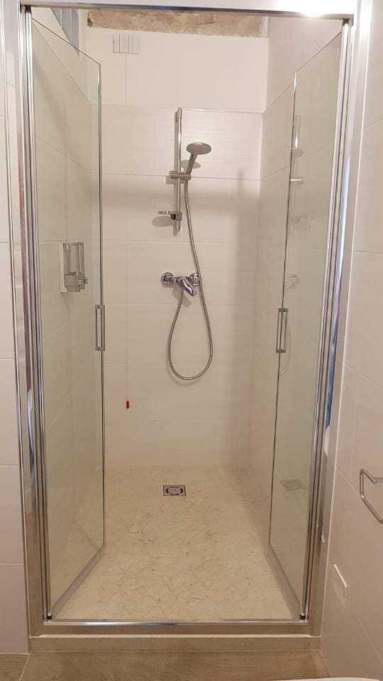 Foto 9 von 9: Double Room with Private Bathroom