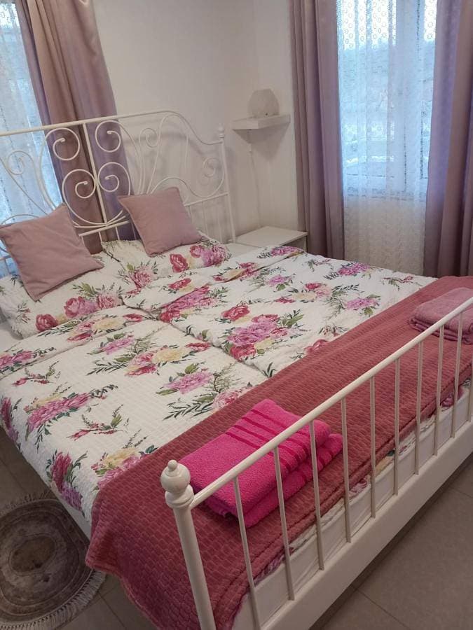 Foto 3 von 8: Quadruple Room