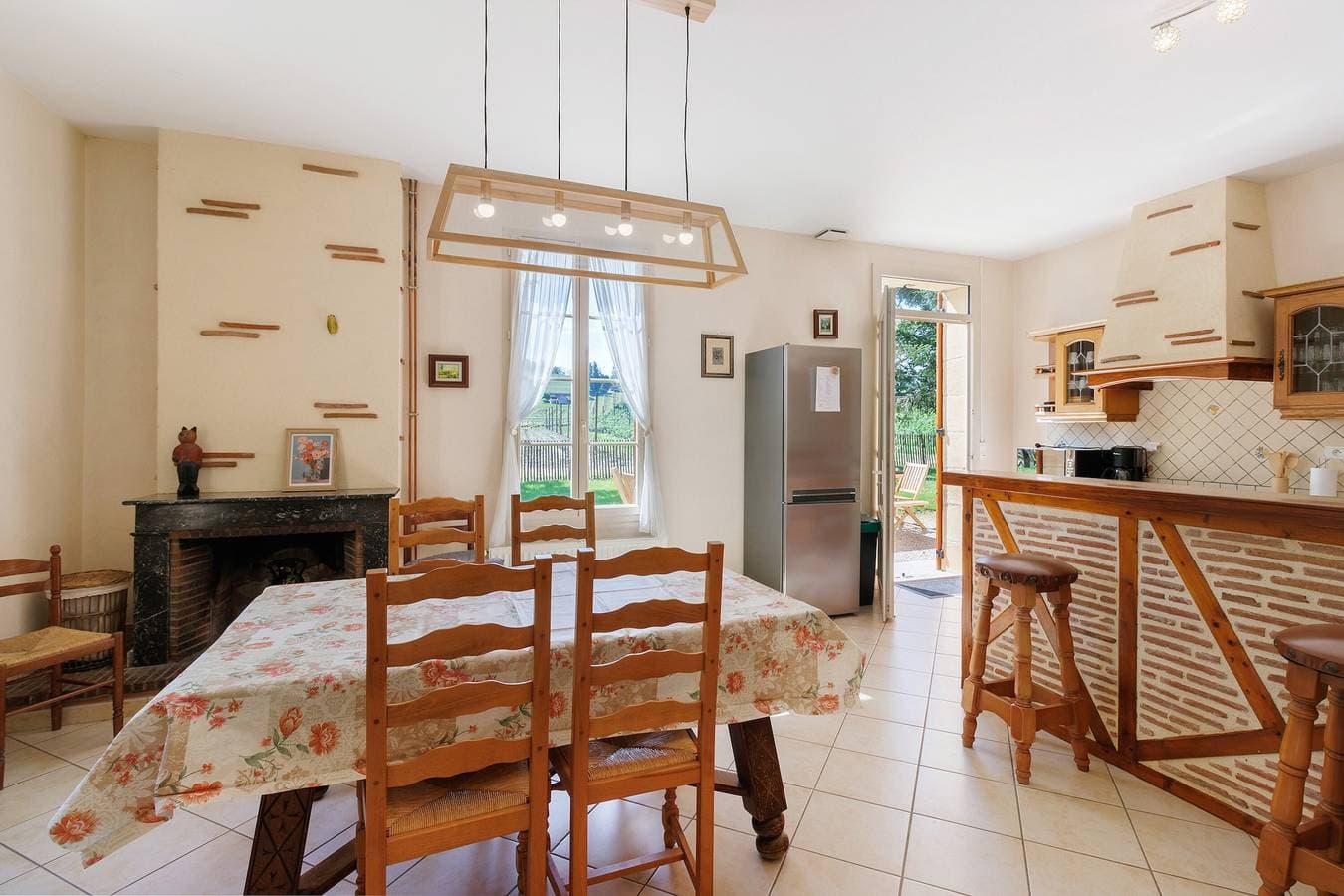 Foto 11 von 30: Großes Ferienhaus Château Haut Lamouthe mit privater Terrasse, Garten und WLAN