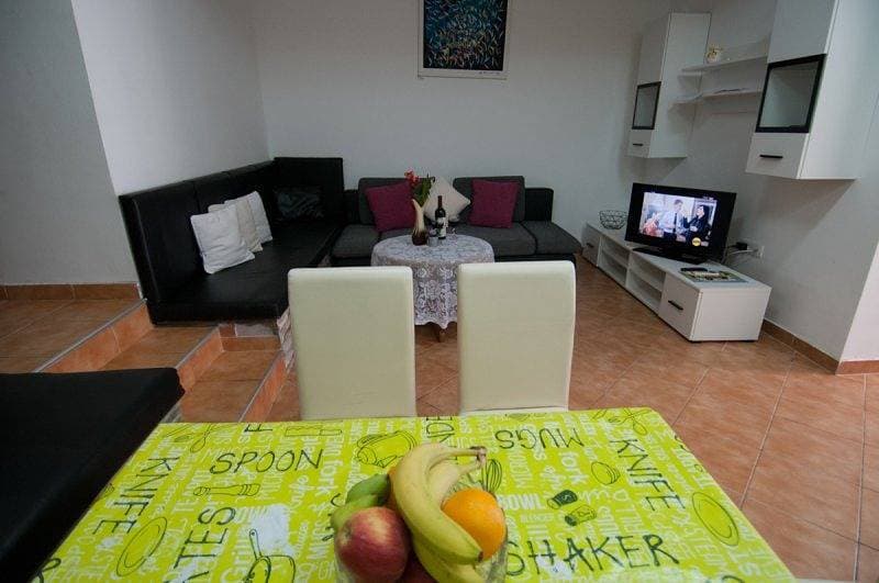 Ferienwohnung in Lovran mit Meerblick, Terrasse, Klimaanlage, W-Lan (3698-2) 1