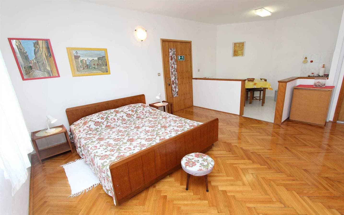 Foto 3 von 19: Mitton  Studiowohnung mit Terrasse (Cademia)