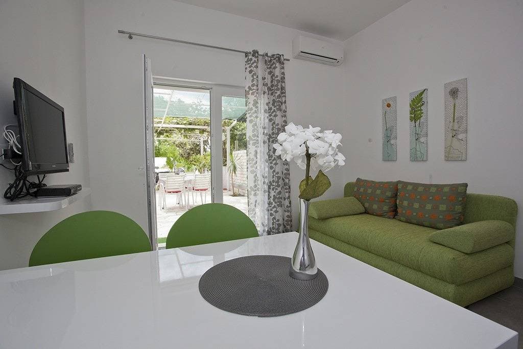 Foto 7 von 36: Ferienwohnung in Duće mit Meerblick, Terrasse, Klimaanlage, W-Lan (850-1)