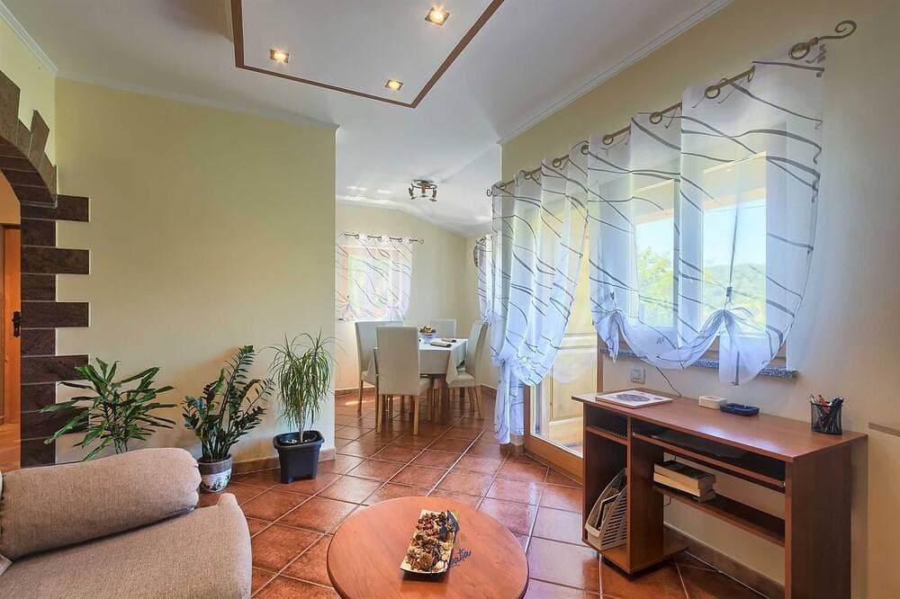 Foto 7 von 30: Gemütliche Villa mit Pool, umgeben von Natur
