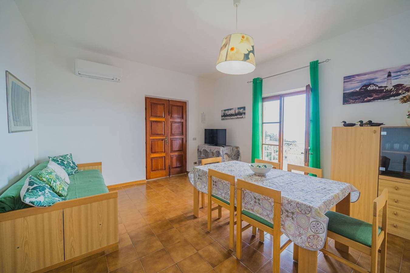 Foto 10 von 26: Ferienwohnung für 6 Personen mit Garten