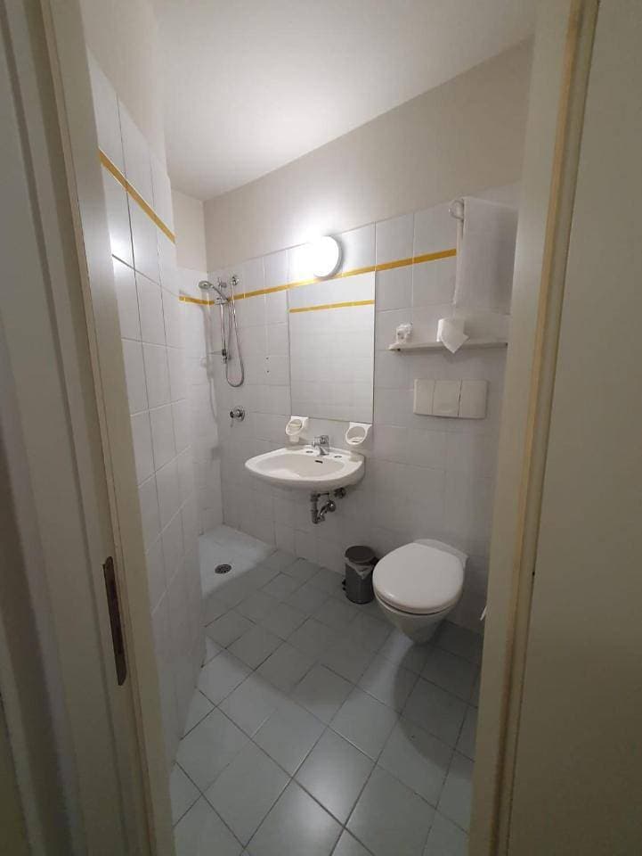 Foto 12 von 13: Double Room with Private Bathroom