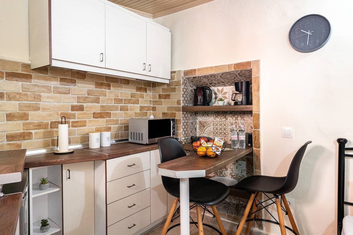 Foto 5 von 25: Studio-Apartment 'Purity' mit gemeinsamer Terrasse, WLAN und Klimaanlage