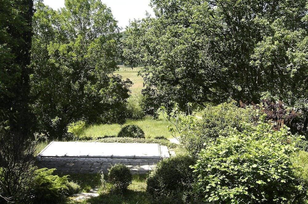 Foto 7 von 13: Sehr schönes Haus, Schatten und Sonne, kleiner Pool.