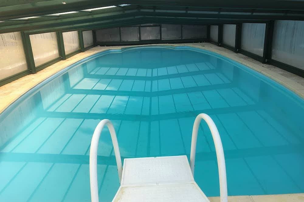 Beautiful Breton Barn with Pool 3 Bed, Sleeps 7. Great for groups or families 1