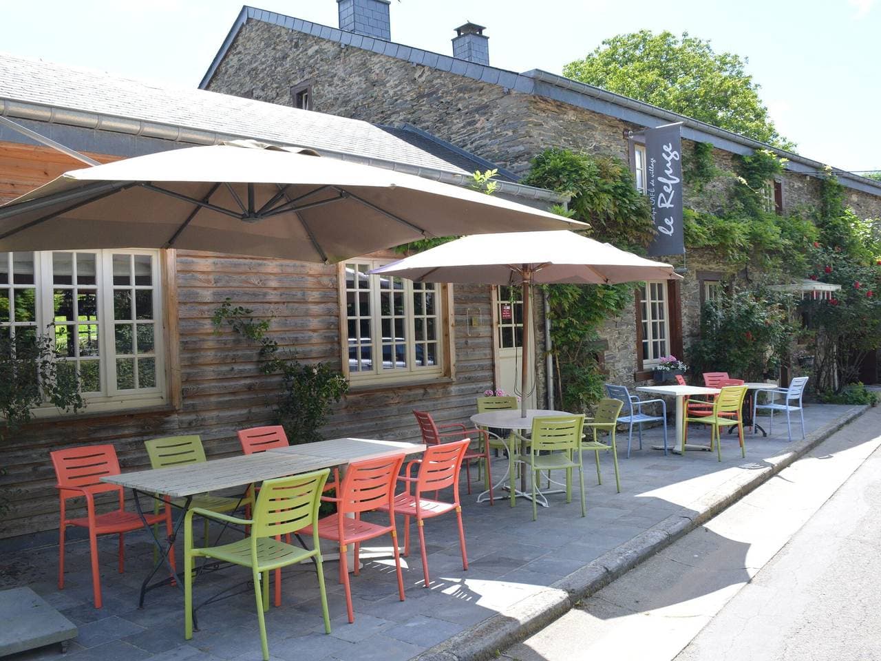 Foto 7 von 40: Ferienhaus in Bièvre mit Terrasse