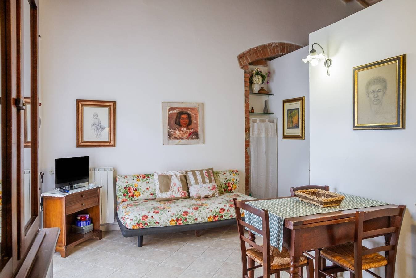 Foto 3 von 43: Ferienwohnung 'Aia' mit privatem Garten, Wi-Fi und Klimaanlage