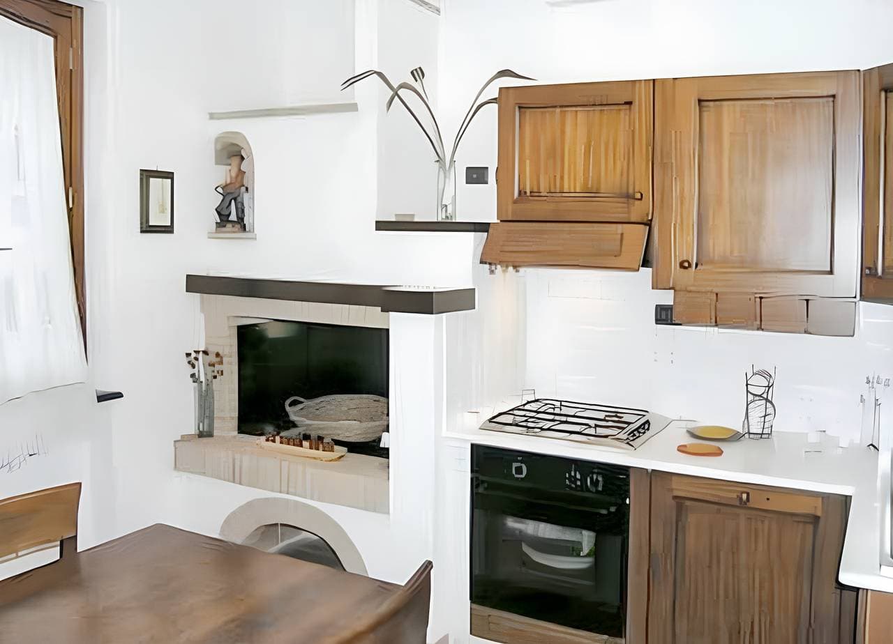 Foto 4 von 110: Charmantes Haus in Amelia mit Seeblick, 200 m²