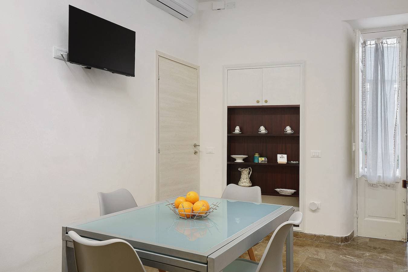 Foto 12 von 29: Apartment 'Superior Il Cortiletto 21' mit Gemeinschaftsterrasse, WLAN und Klimaanlage