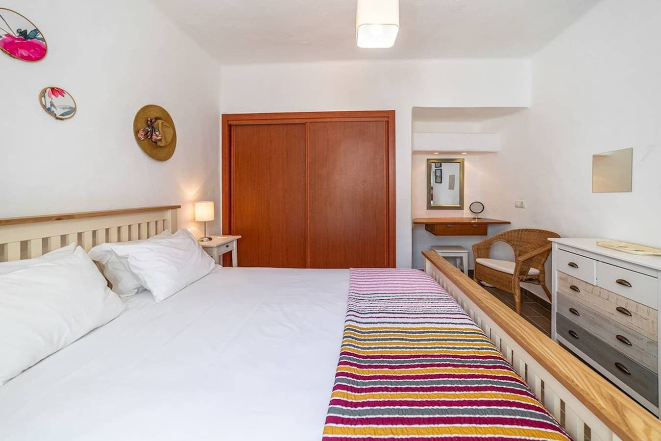 Foto 8 von 22: C22 Quinta do paraiso · Superbly Appointed And Fur