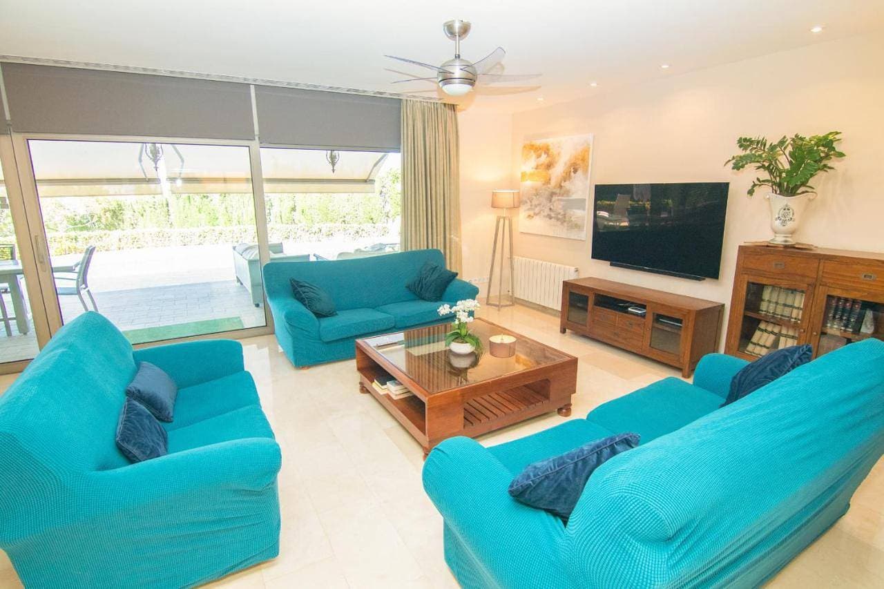 Foto 7 von 49: Ferienhaus für 8 Personen mit Terrasse