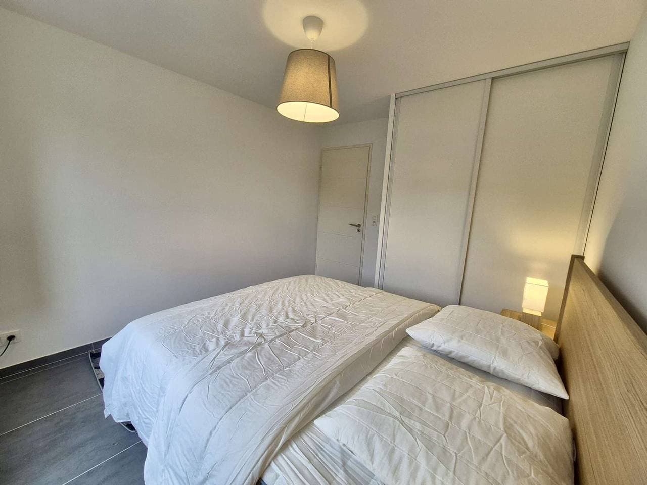 Foto 10 von 26: Moderne Wohnung mit Pool, Klimaanlage und Parkplatz in Cavalaire-sur-Mer