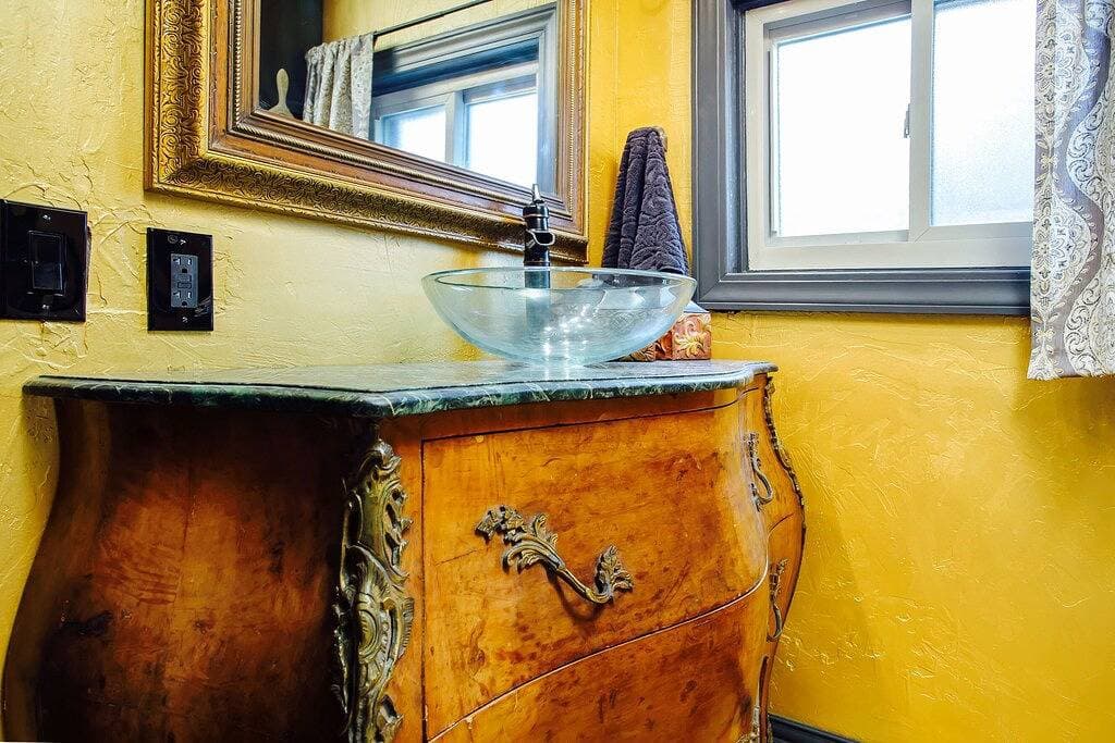 Foto 6 von 31: Zo's Relic befindet sich hinter einem Haus aus den 1920er Jahren in einem historischen Viertel von Amarillo.