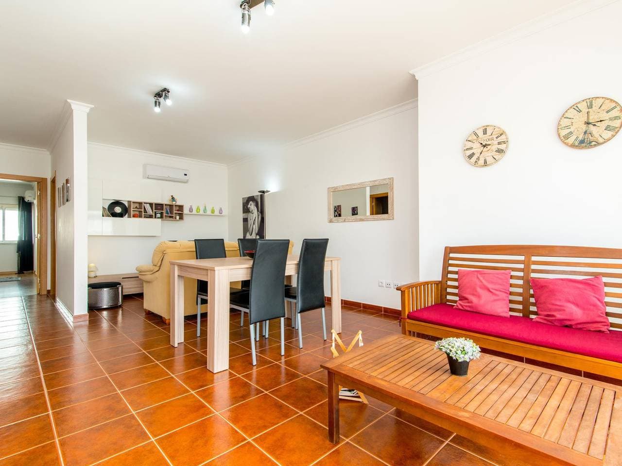 Foto 10 von 36: Ferienwohnung für 4 Personen mit Balkon