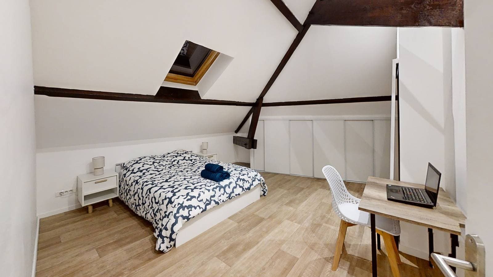 Foto 6 von 33: Appartement 'Isolé Calme Bord De Seine Jardin' mit Balkon und WLAN