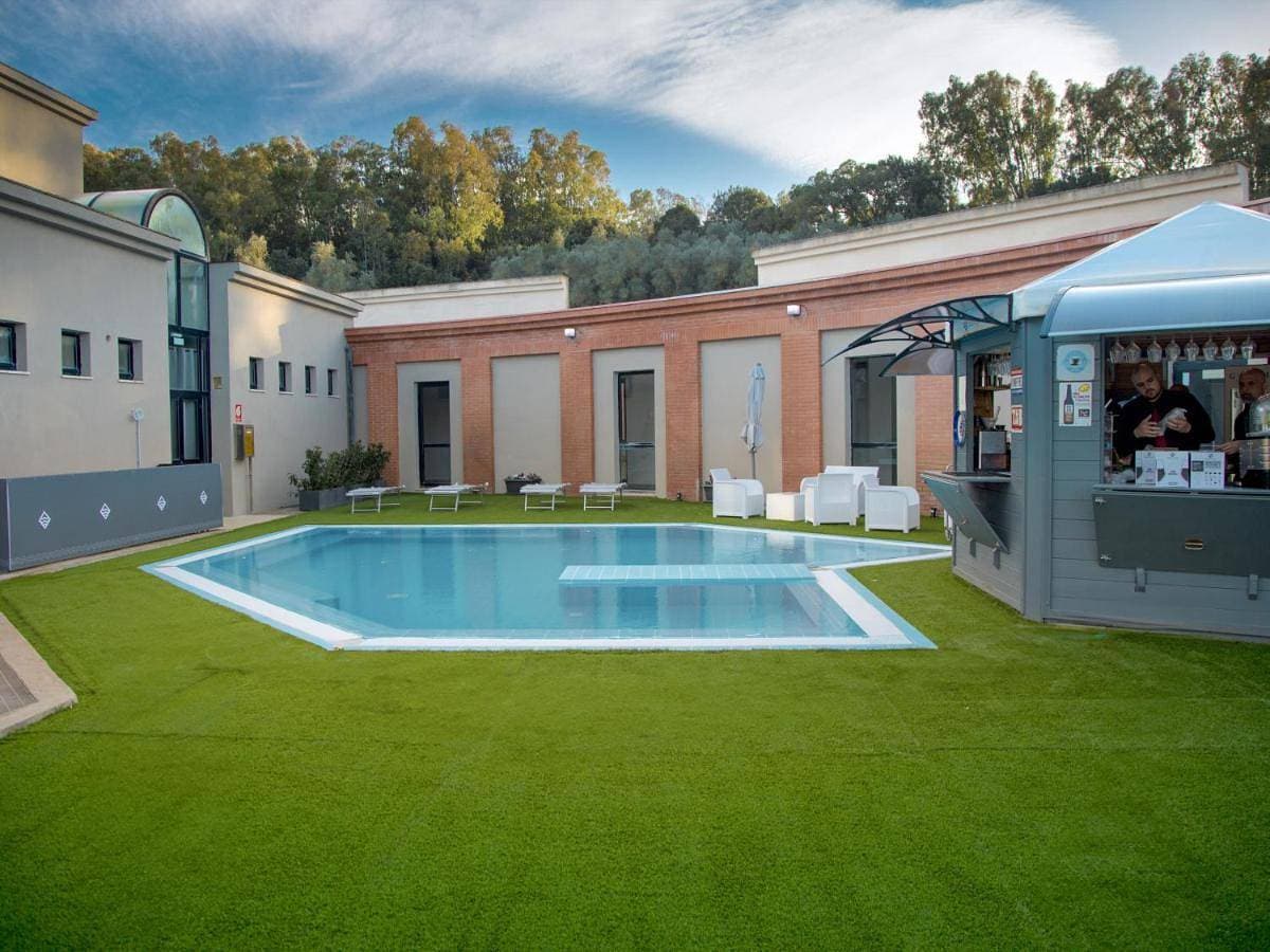 Foto 4 von 9: Double or Twin Room with Swimming Pool Access