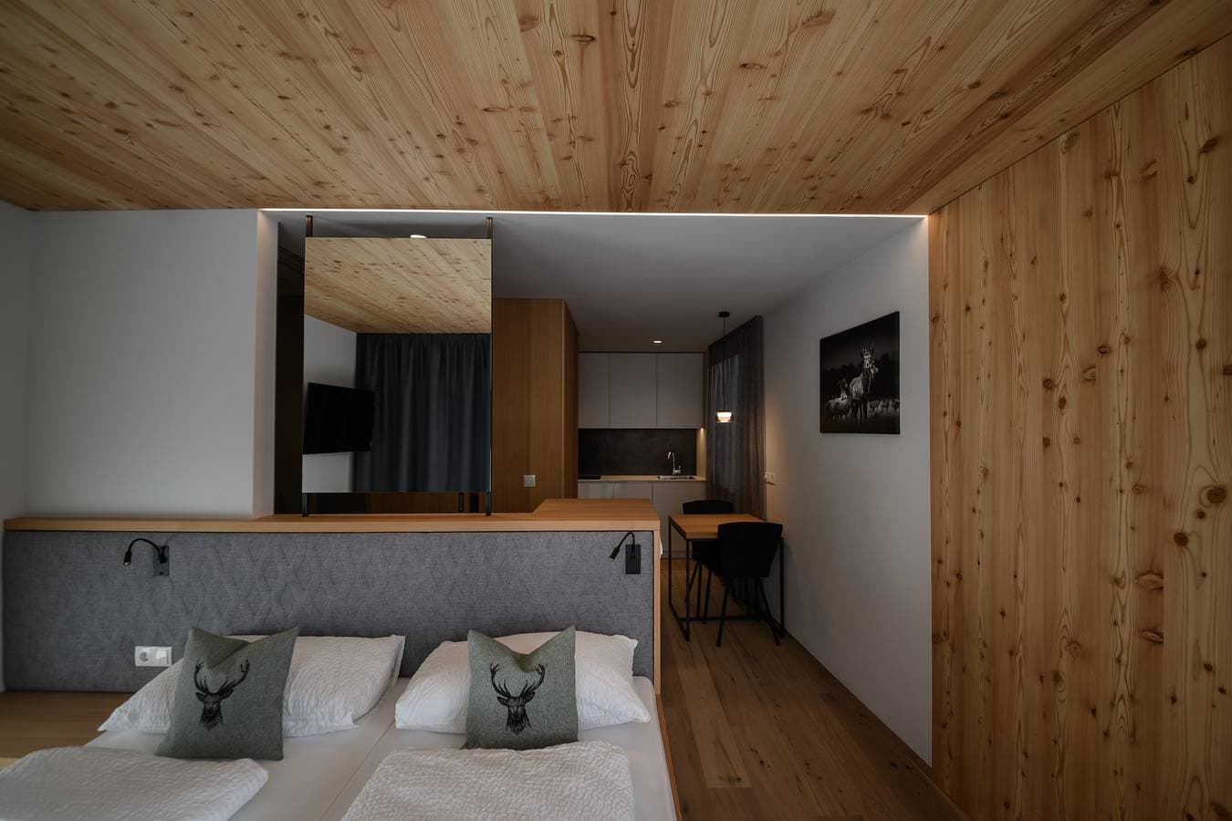 Foto 4 von 24: Ferienwohnung 'Apartments Emilia 2' mit Bergblick, Balkon und Wi-Fi